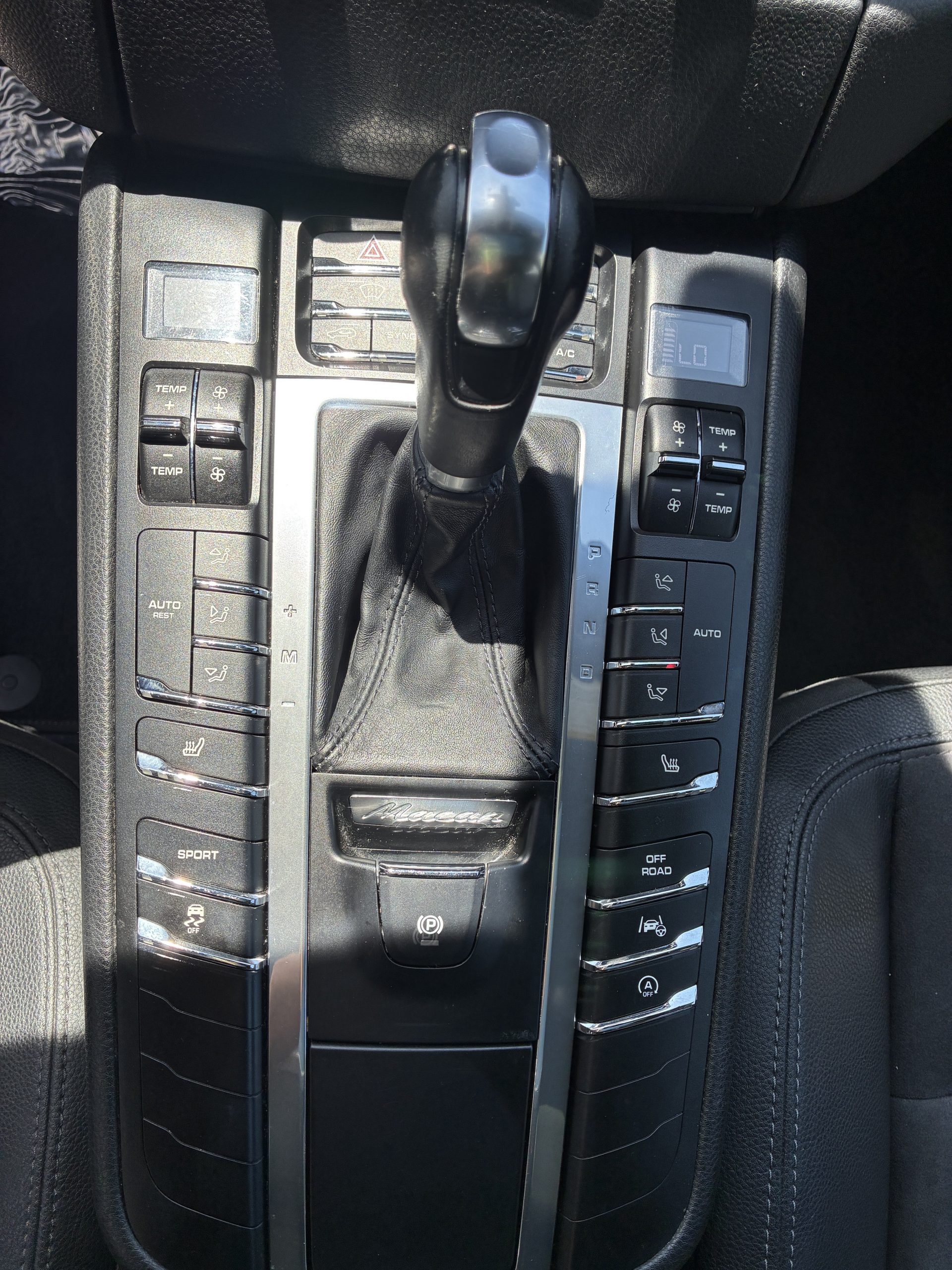 2017 Porsche Macan Base - Photo 18