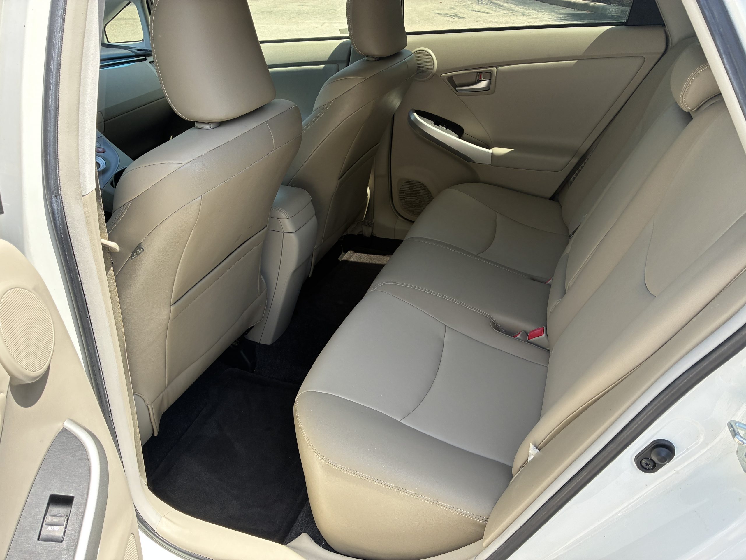 2014 Toyota Prius Five - Photo 8