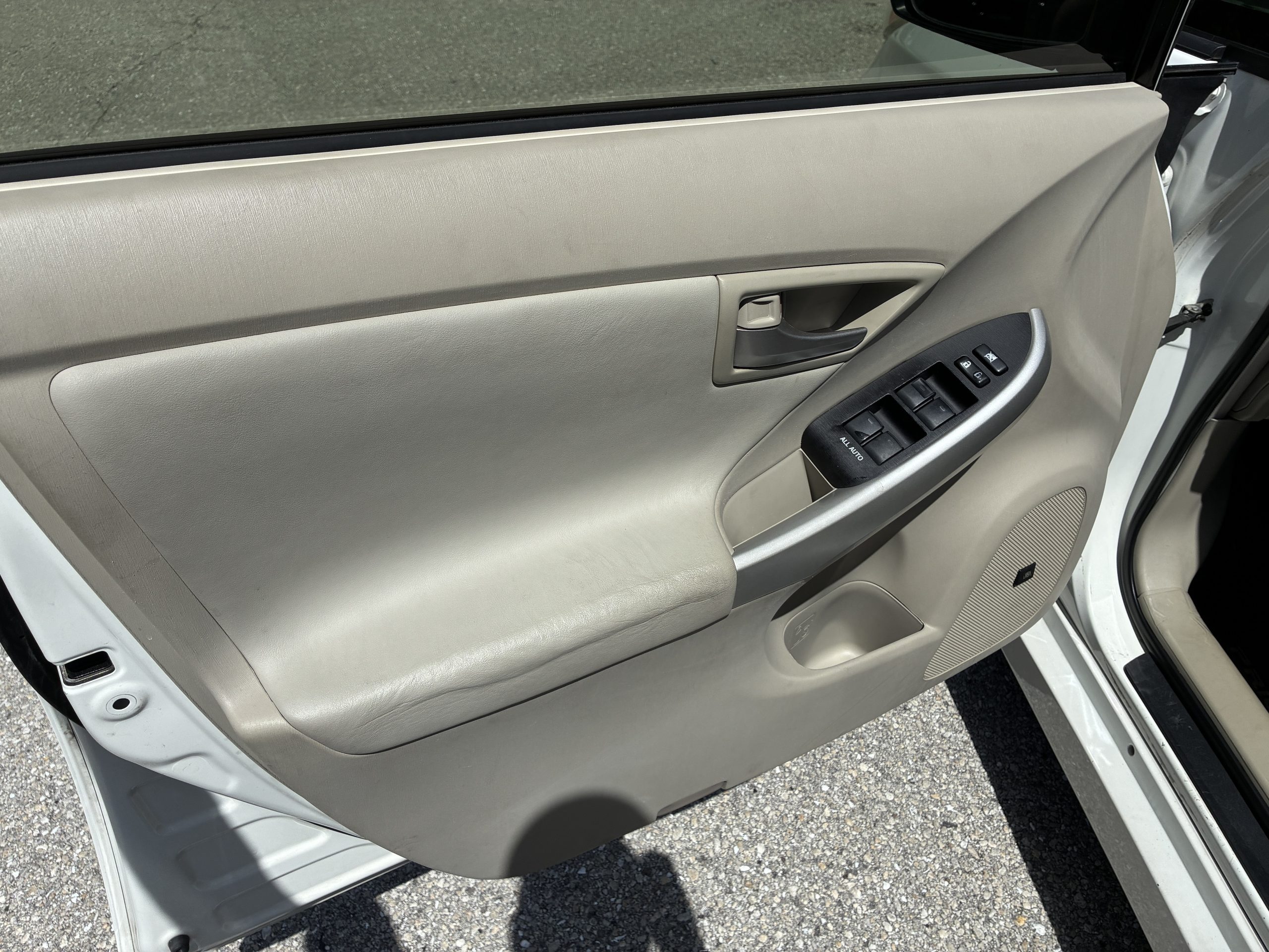 2014 Toyota Prius Five - Photo 12